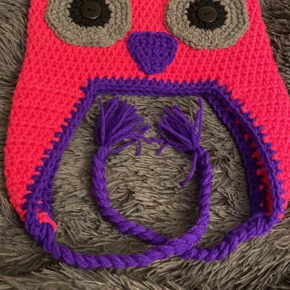 Owl hat -crocheted - Picture 4 of 4